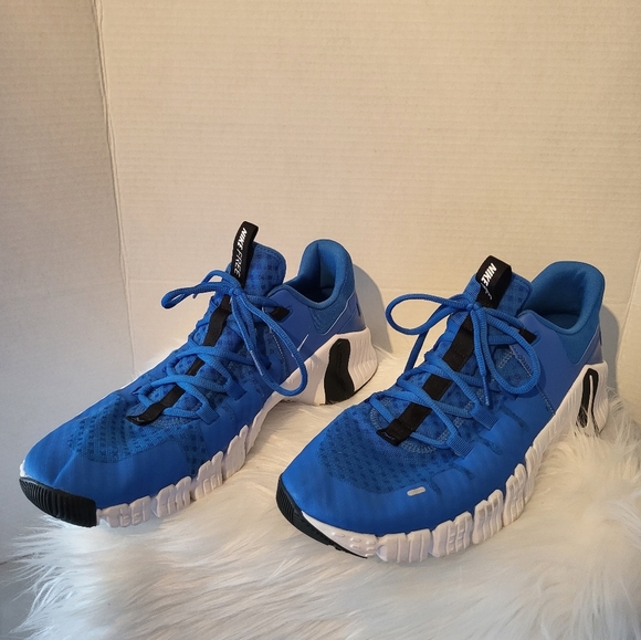 NWOT Nike Men Blue Running Shoes - Picture 1 of 5